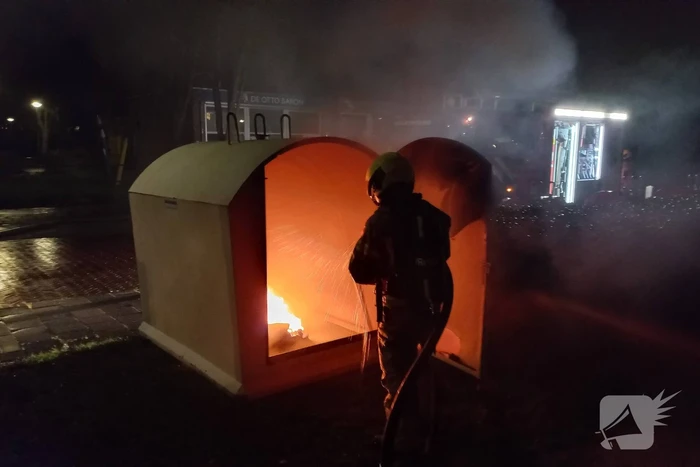 Kledingcontainer uitgebrand