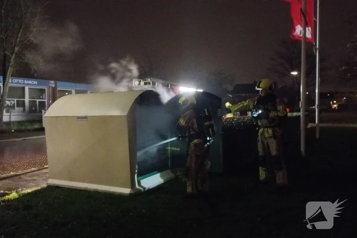 Kledingcontainer uitgebrand