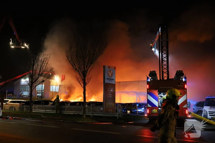 Gigantische brand in garage