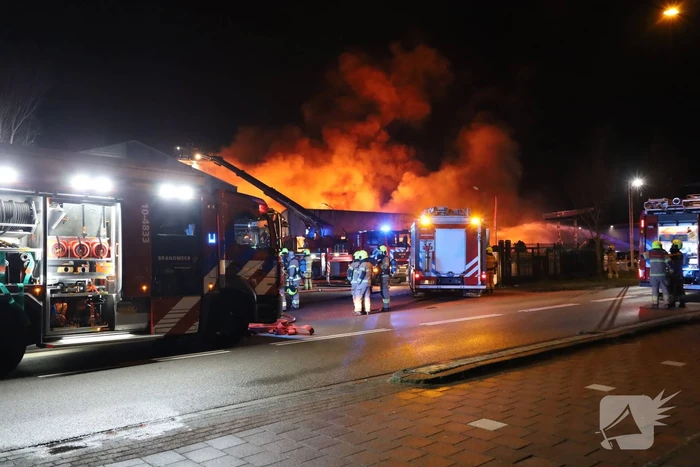 Gigantische brand in garage