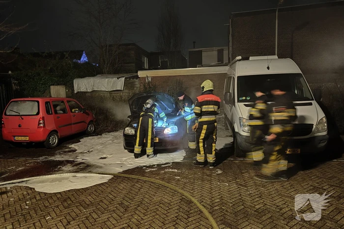 Auto uitgebrand op parkeerplaats