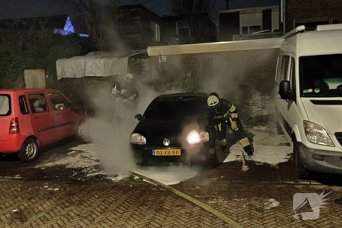 Auto uitgebrand op parkeerplaats