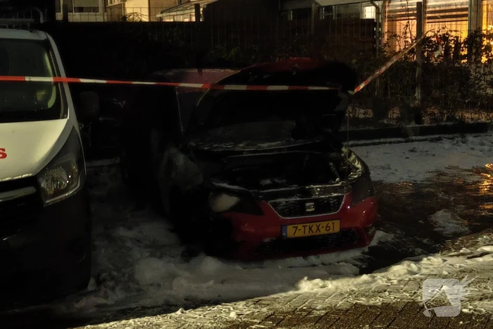 Onderzoek naar jerrycan bij autobrand