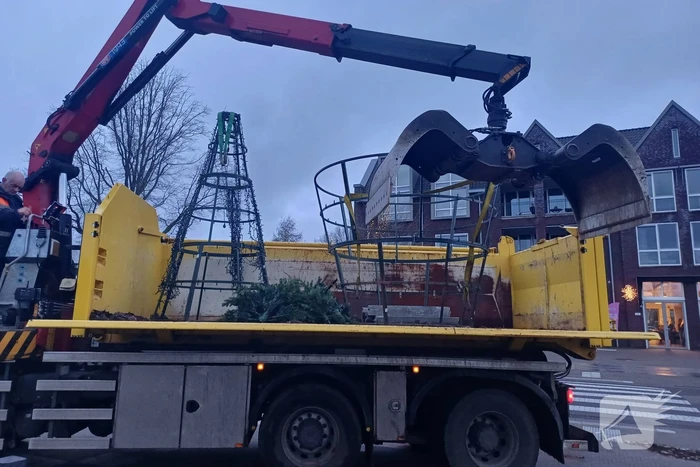Gemeente haalt kerstboom vroegtijdig weg