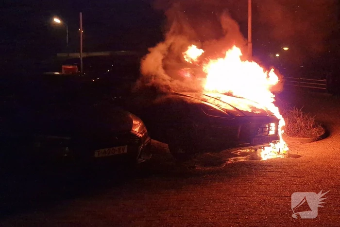 Porsche Cayenne verwoest door brand