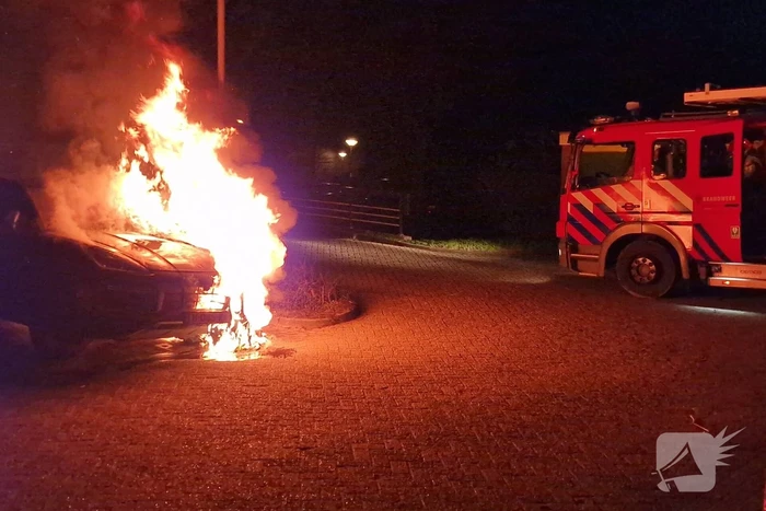 Porsche Cayenne verwoest door brand