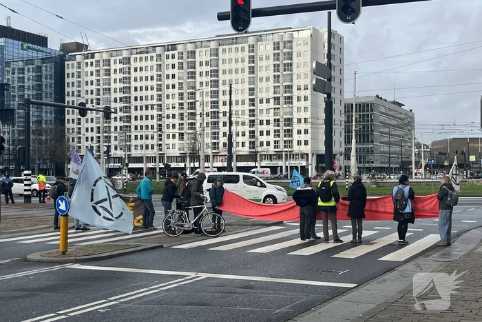 Demonstranten Extinction Rebellion blokkeren Coolsingel