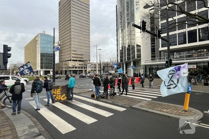 Demonstranten Extinction Rebellion blokkeren Coolsingel
