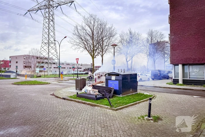 Opnieuw papiercontainer in brand
