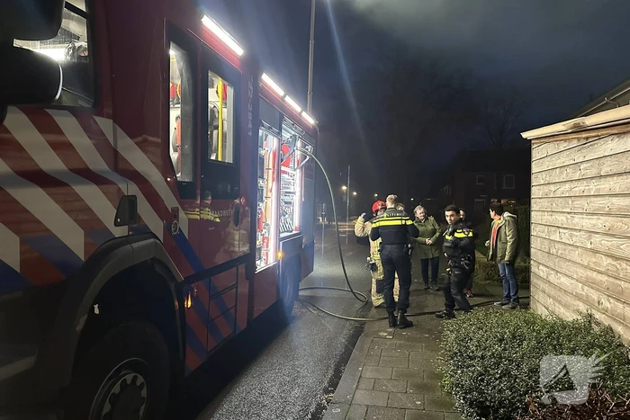 Felle brand in garage, vuurwerk mogelijk oorzaak van de brand