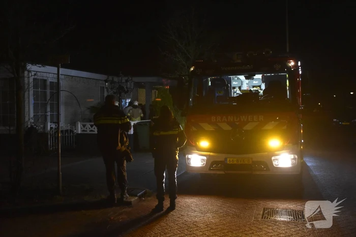 Brandweer onderzoekt rookontwikkeling in woonwagen