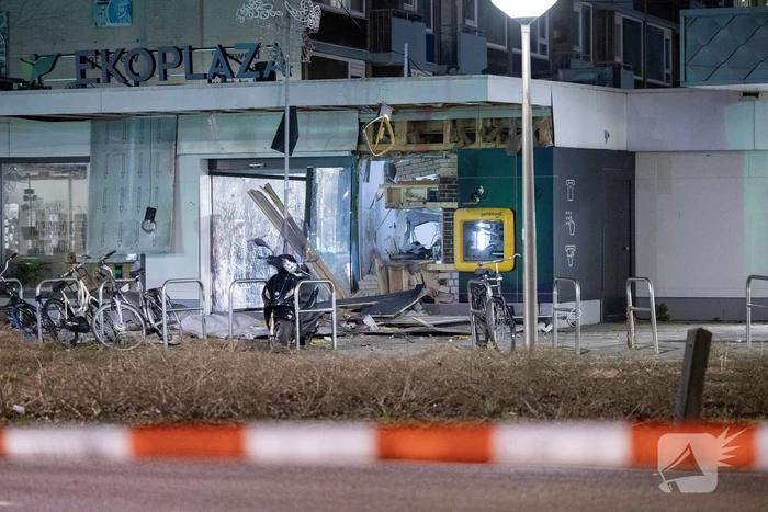 Ravage na plofkraak op geldautomaat