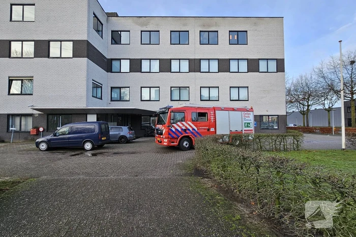 Brandweer onderzoekt hinderlijke lucht in gebouw