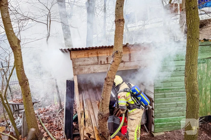 Schuur in volkstuin afgebrand