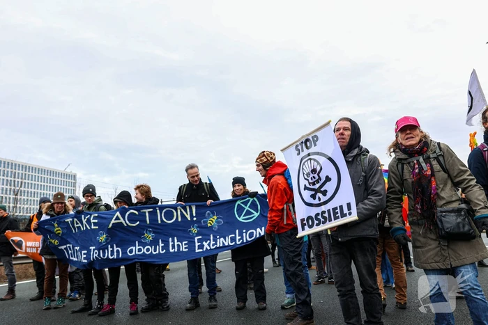 Snelweg urenlang geblokkeerd door demonstranten