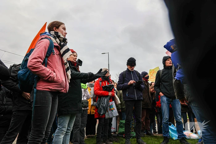 Snelweg urenlang geblokkeerd door demonstranten
