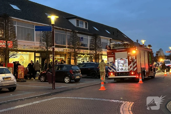 Brandweer doet onderzoek naar gaslucht in woning