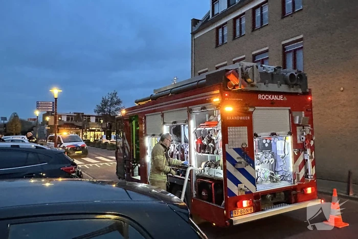 Brandweer doet onderzoek naar gaslucht in woning