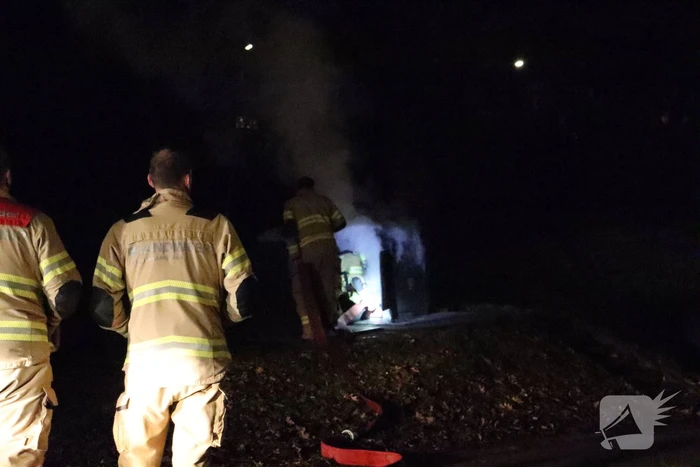 Veel rookontwikkeling bij brand in container
