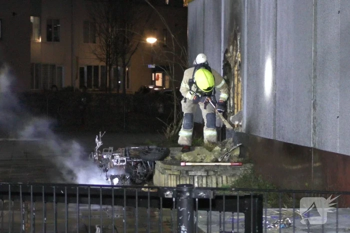 Scooterbrand straalt aan tegen school