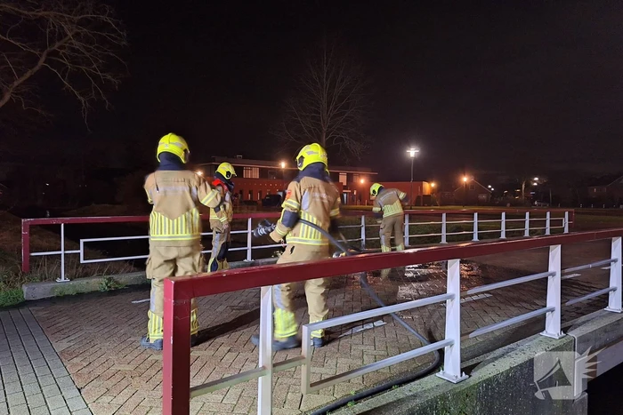Buitenbrand op brug snel geblust