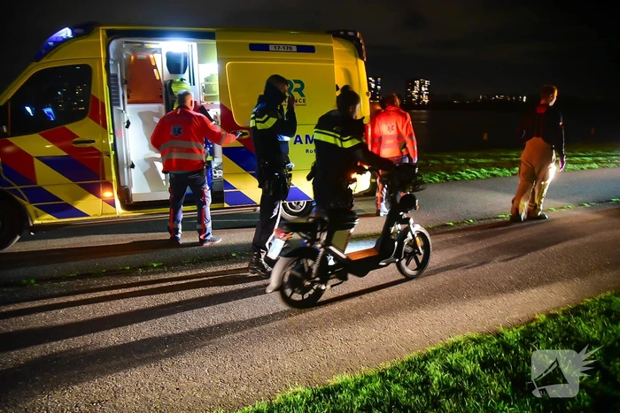 Vrouw gewond aangetroffen op fietspad