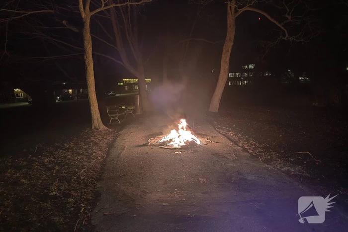 Kliko en kerstboom in brand