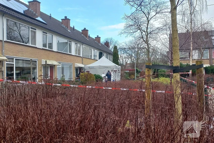 Stoffelijk overschot op straat aangetroffen