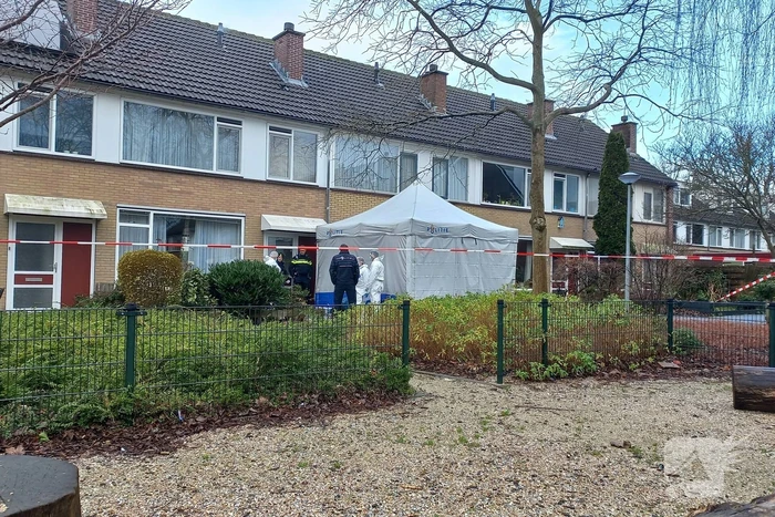 Stoffelijk overschot op straat aangetroffen