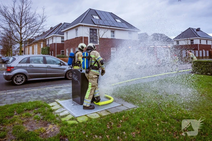 Brand in ondergrondse vuilcontainer