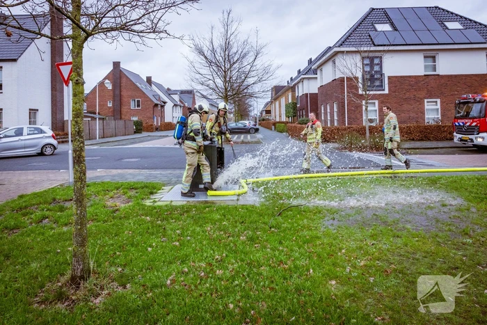 Brand in ondergrondse vuilcontainer