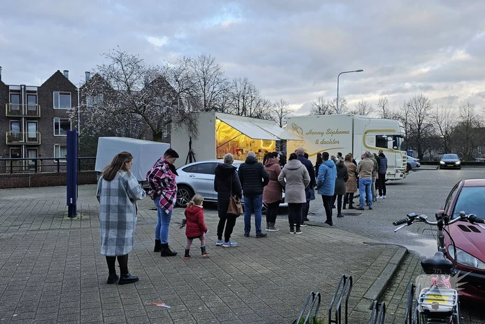 Oliebollen en appelflappen vinden gretig aftrek