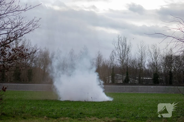 Straat afgezet na aantreffen vuurwerkbom