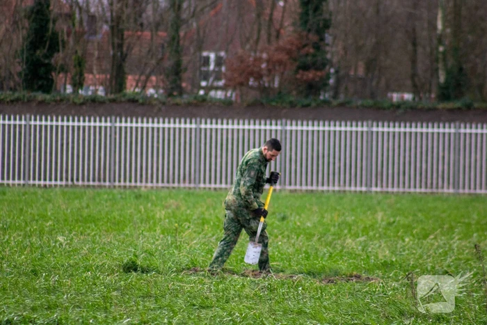 Straat afgezet na aantreffen vuurwerkbom