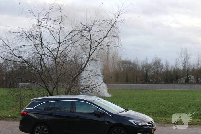 Straat afgezet na aantreffen vuurwerkbom