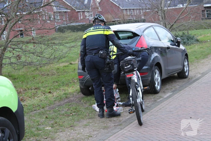 Straat afgezet na aantreffen vuurwerkbom