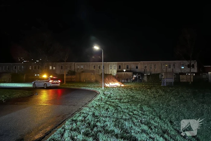 Brandweer blust vreugdevuur