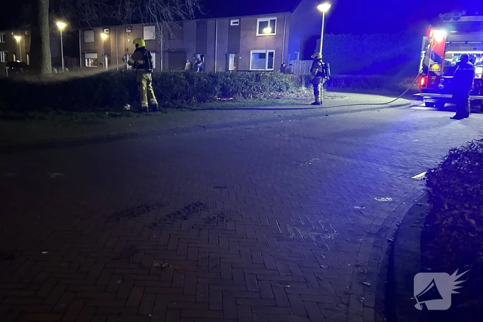 Brandweer blust buitenbrand