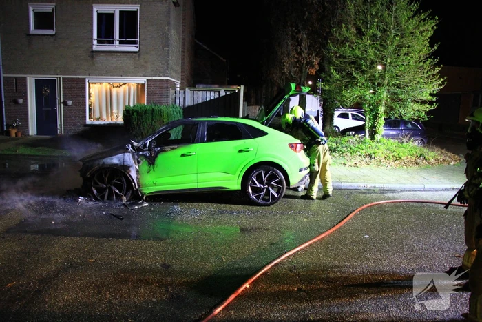 Dure Audi RSQ3 verwoest door brand