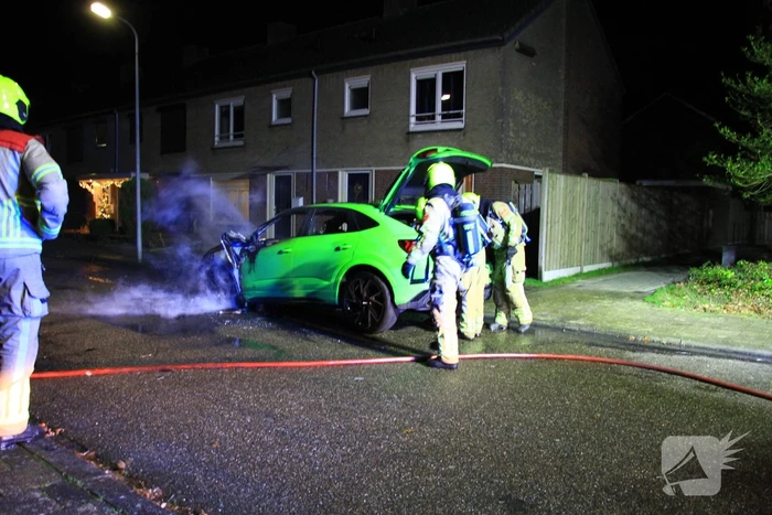 Dure Audi RSQ3 verwoest door brand