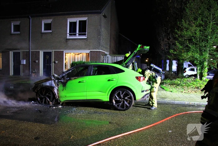 Dure Audi RSQ3 verwoest door brand