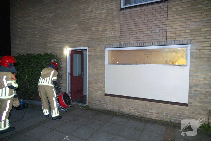 Portiek vernield door vuurwerk