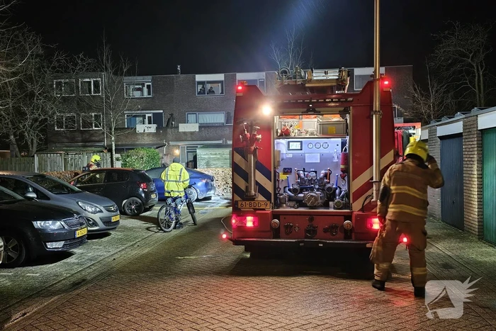 Geparkeerde auto beschadigd door brand
