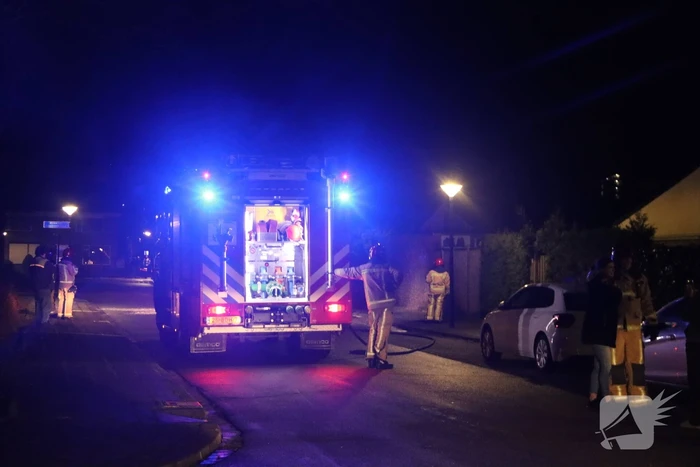 Koelkast in brand gestoken tegen zeecontainer aan