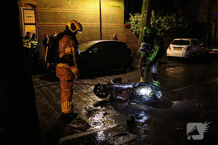 Scooter volledig uitgebrand