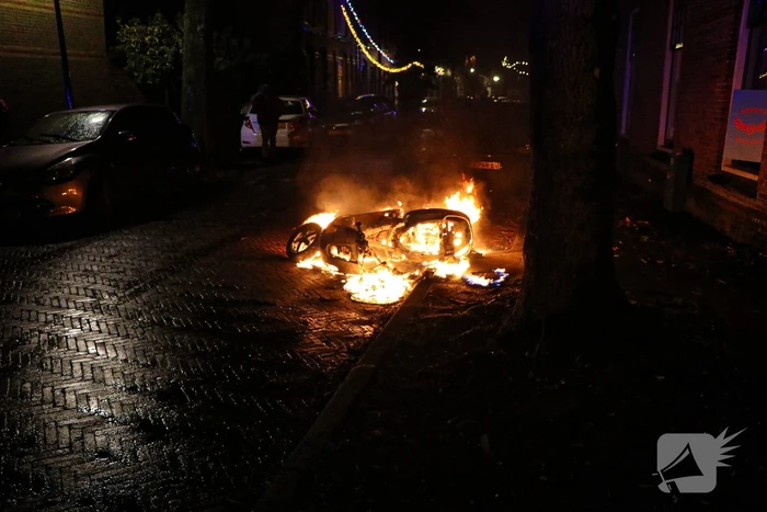Scooter volledig uitgebrand