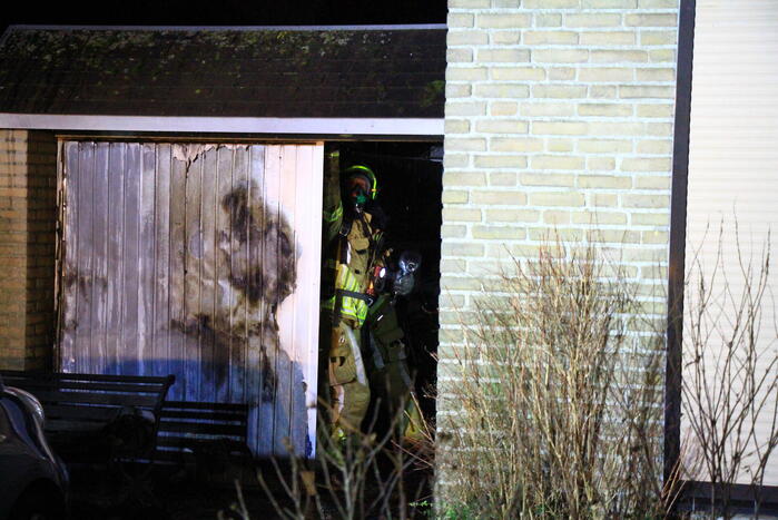 Veel schade na brand in garage