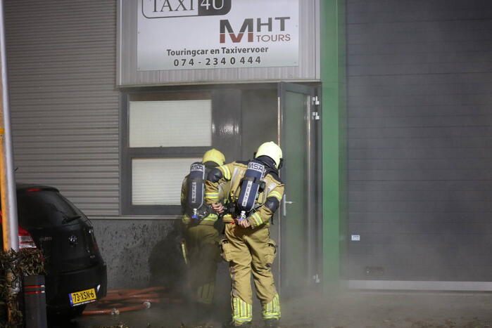 Uitslaande brand in bedrijfspand