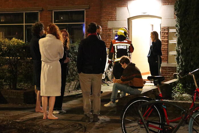 Bewoners laten oven aanstaan, woning vol rook