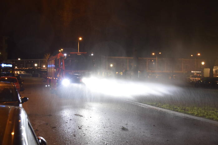 Brandweer zet waterkanon voor buitenrand